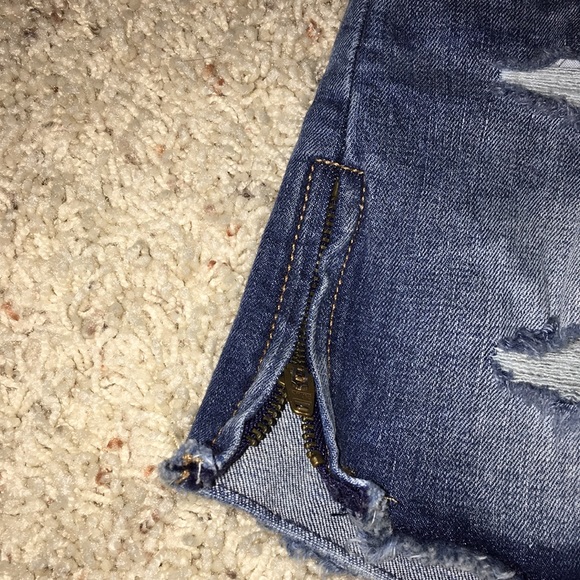 Shorts - Picture 3 of 3